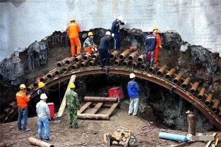 义安隧道钢花管支护案例